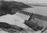 Grand_Coulee_Dam_no_forebay.jpg