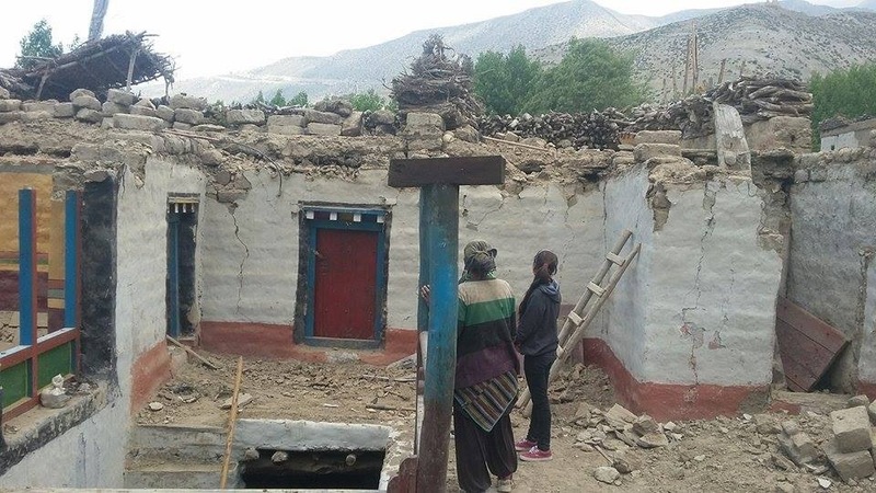 http://iris.siue.edu/nepal-earthquakes-archive/plugins/ftp/demolishing house in ghiling .jpg